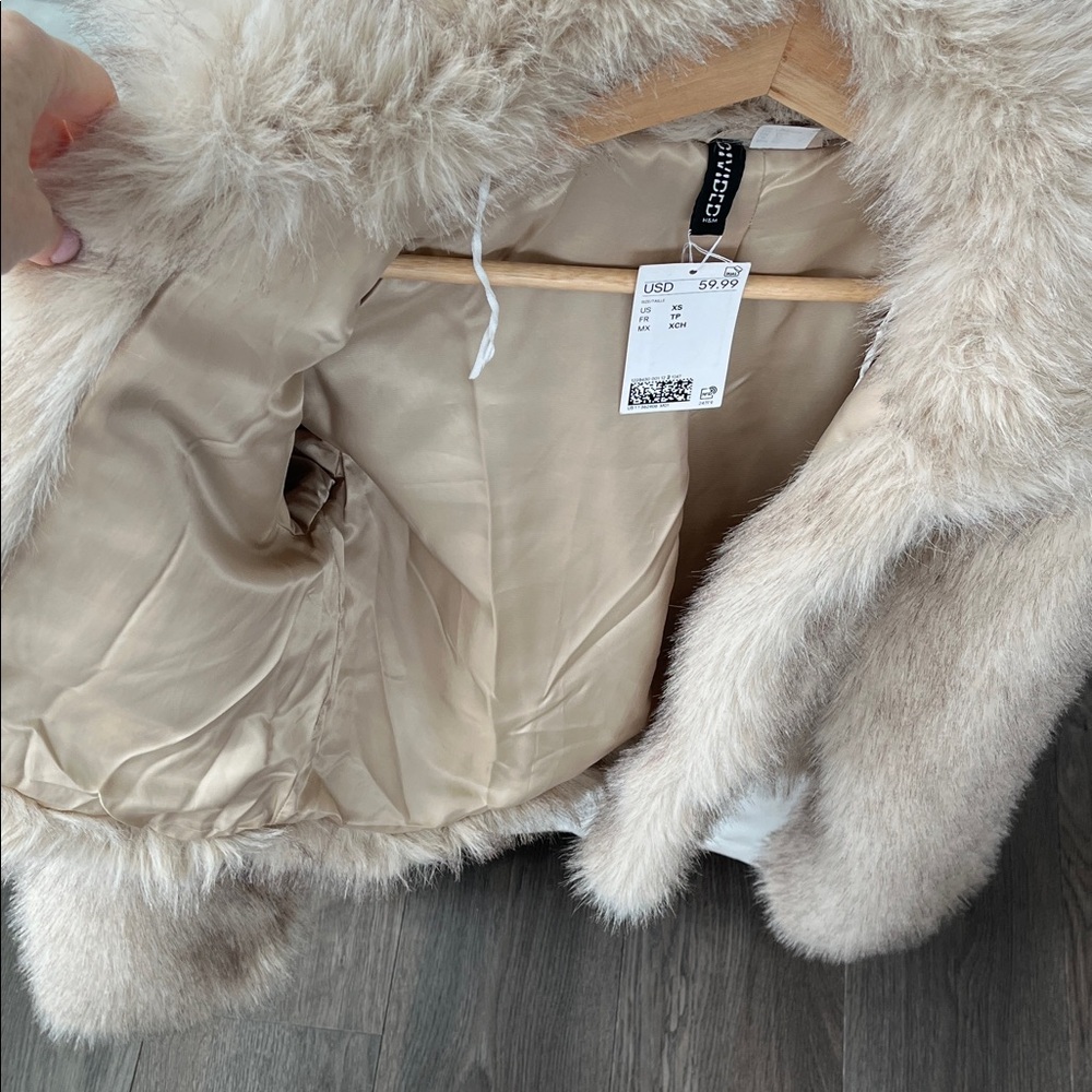Faux Fur Cropped Jacket - Beige - Picture 3 of 14